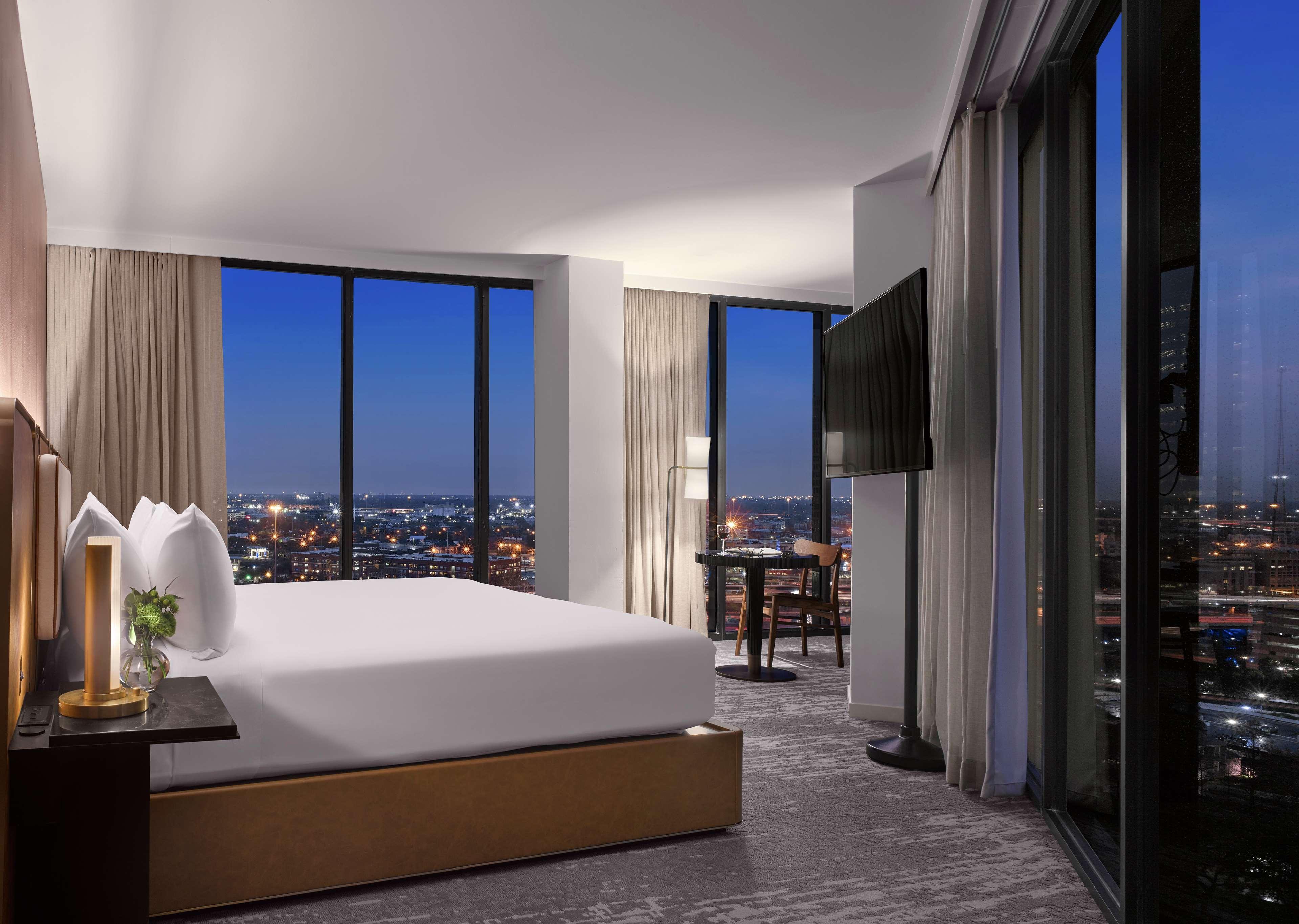 C. Baldwin, Curio Collection By Hilton 4*