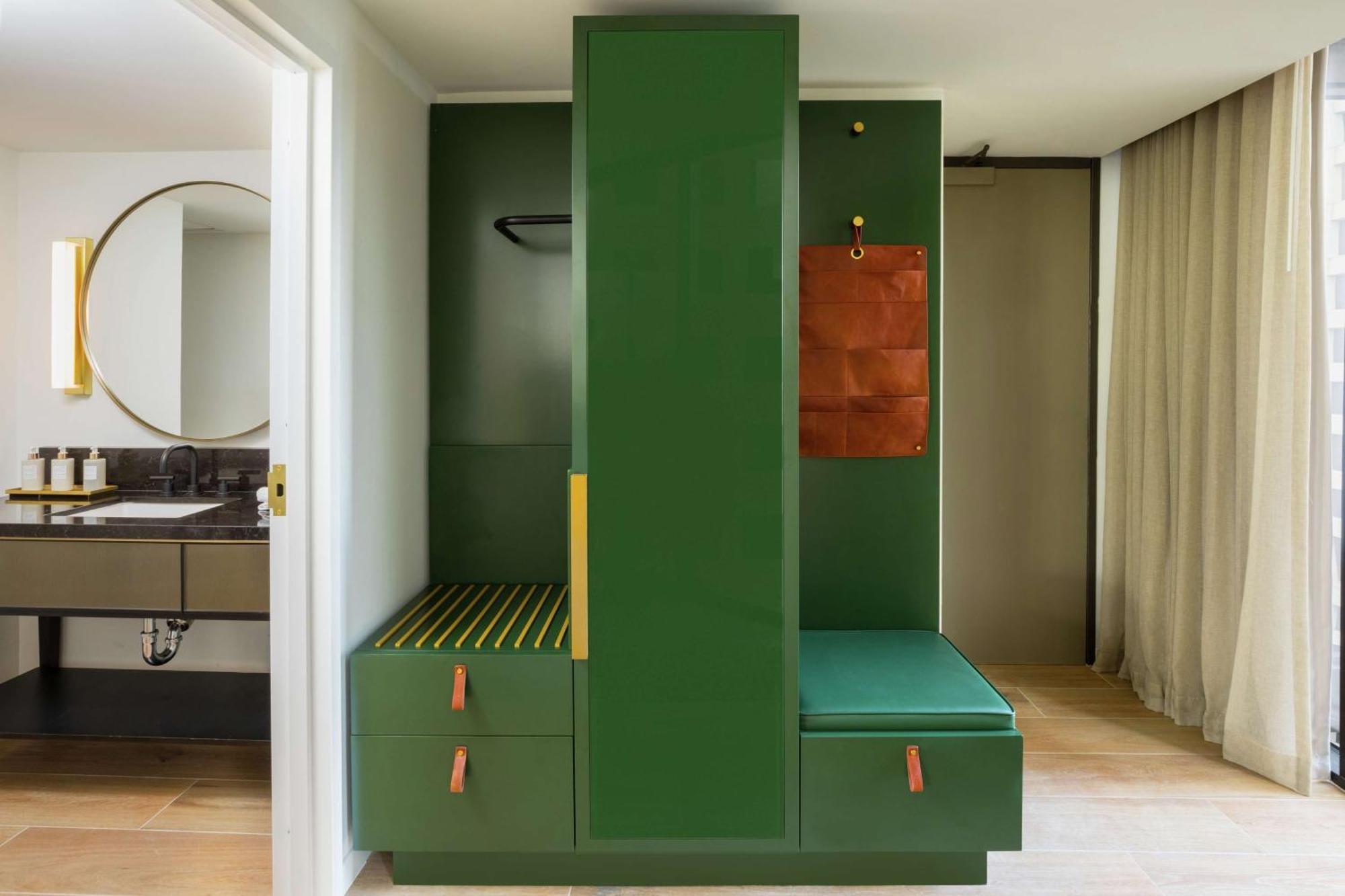 C. Baldwin, Curio Collection By Hilton Hotel 4*