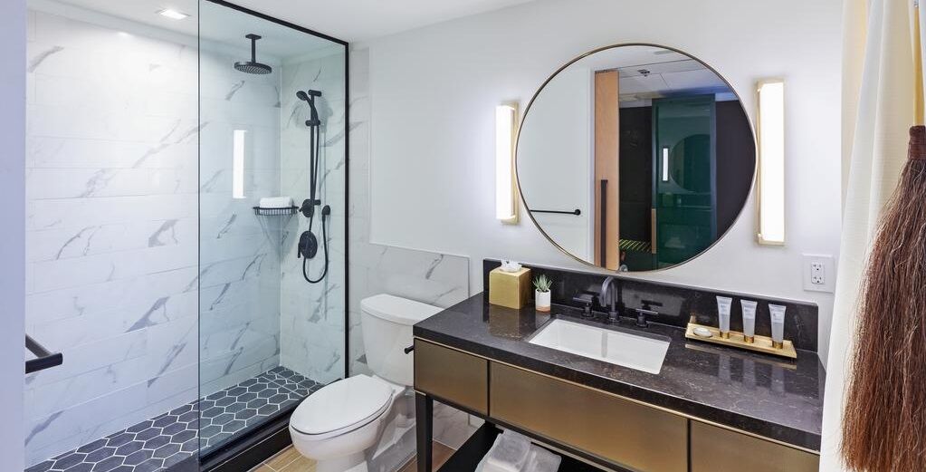 C. Baldwin, Curio Collection By Hilton 4*